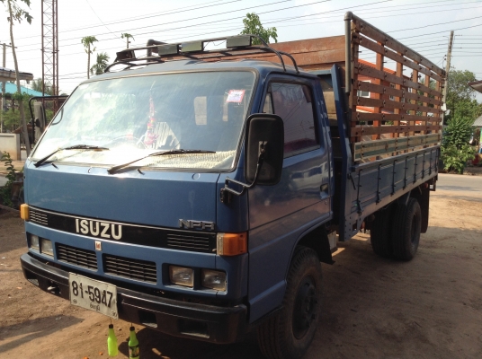 ขาย 6 ล้อ NPR 115 ห้างแท้ คัสซีสวยตลอดเส้น  เครื่อง 4BD1 115 HP เฟืองท้าย F เฟือง 6 เกียร์สั้น ทะเบียนเต็มพร้อมโอน