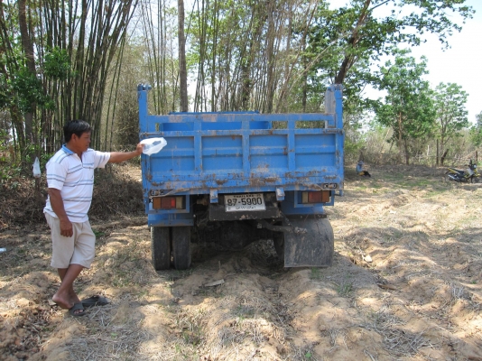 อีซูซุ NPR 115 ดั๊ม 5 คิว ยาว 3.7 เมตร กว้าง 2.10 เมตร เครื่อง 4BD1 ทะเบียนหมด 31 มี.ค.2558