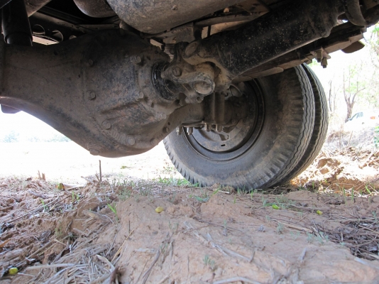 อีซูซุ NPR 115 ดั๊ม 5 คิว ยาว 3.7 เมตร กว้าง 2.10 เมตร เครื่อง 4BD1 ทะเบียนหมด 31 มี.ค.2558