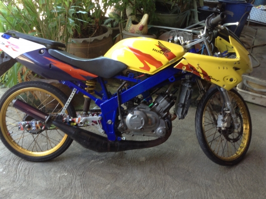 Ls125 สีเหลือง ตัวใหม่เเท้ ราคา12900  เอกสารครบ