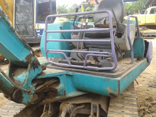 ็Komatsu pc30-7 รถสวย เครื่องดี ปั๊มแรง สภาพพร้อมใช้ ราคาต่อรองได้ 087-2976734