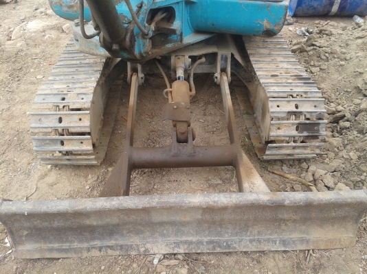 ็Komatsu pc30-7 รถสวย เครื่องดี ปั๊มแรง สภาพพร้อมใช้ ราคาต่อรองได้ 087-2976734