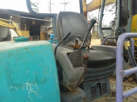 ็Komatsu pc30-7 รถสวย เครื่องดี ปั๊มแรง สภาพพร้อมใช้ ราคาต่อรองได้ 087-2976734