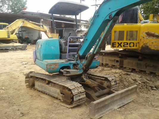 ็Komatsu pc30-7 รถสวย เครื่องดี ปั๊มแรง สภาพพร้อมใช้ ราคาต่อรองได้ 087-2976734