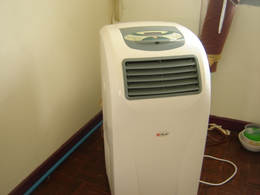 ขายแอร์ซื้อมาโลตัส ป้ายแดงเลย ยี่ห้อ AJ   15000 BTU  เคลื่อนที่ย้ายสะดวก ราคา  7000 บาท สนใจโทร0892406621