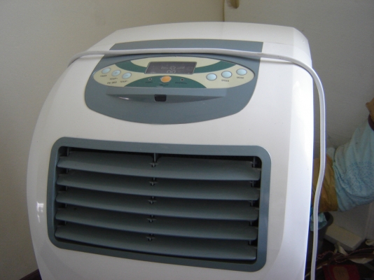 ขายแอร์ซื้อมาโลตัส ป้ายแดงเลย ยี่ห้อ AJ   15000 BTU  เคลื่อนที่ย้ายสะดวก ราคา  7000 บาท สนใจโทร0892406621