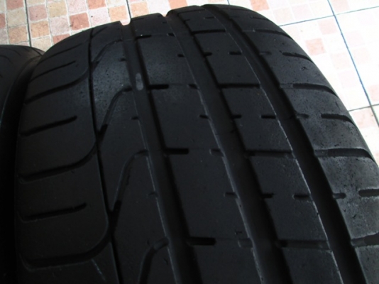 ขายยาง PIRELLY P ZERO 235-40-18 (1คู่)