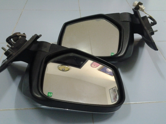 ขายกระจกมองข้างTRITON ปรับไฟฟ้า  1คู่ สภาพสวยๆ