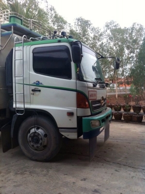 รถฮีโน่ 10 ล้อดั้ม  260 แรงม้า. ปี 47  สนใจติดต่อ 081 - 6079515