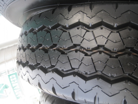 ขายล้อแม็กป้ายแดง mitsu triton 15"x6" et46 5 รู 114.3 + ยาง bridgestone r623 215/70r15 ยางผลิตสัปดาห์ที่ 22 ปี 13 ตุ่มที่หน้ายางมีทุกเส้น toyota hiace, tiger , mighty-x, vigo ใส่ได้ครับ  สนใจติดต่อเล็กคลองสามครับ (081-3747940)