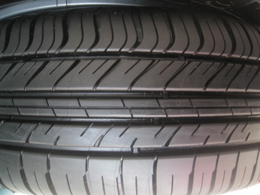 ขายล้อแม็กป้ายแดง Honda city 15"x5.5" et45 4รู100 พร้อมยาง Michelin energy xm1 175/65r15 ยางผลิตสัปดาห์ที่ 09 ปี14 ริ้วและสีที่หน้ายางมีทุกเส้นครับ สนใจติดต่อเล็กคลองสามครับ 081-3747940