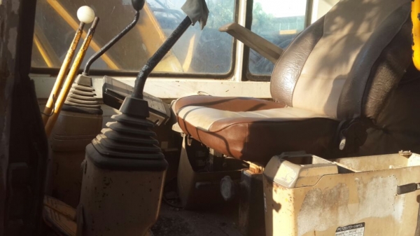 ต้องการขายPC 120-5 ต้องการขายPC 120-5