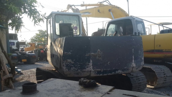 ต้องการขายPC 120-5 ต้องการขายPC 120-5