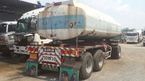 ต้องการขายแท้งค์พ่วง ลูก3เพลา ต้องการขายแท้งค์พ่วง ลูก3เพลา