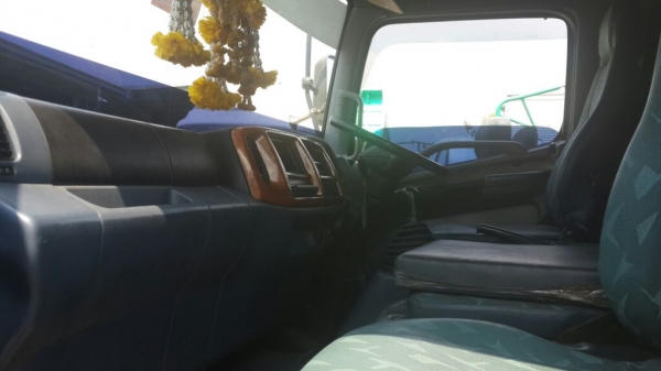 ต้องการขายแท้งค์พ่วง ลูก3เพลา ต้องการขายแท้งค์พ่วง ลูก3เพลา