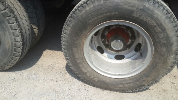 ต้องการขายแท้งค์พ่วง ลูก3เพลา ต้องการขายแท้งค์พ่วง ลูก3เพลา