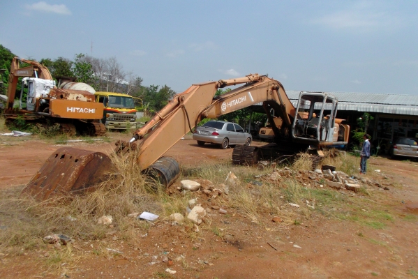 ขายด่วนรถแบคโฮHITACHIEX200-1ขาย2คันราคา985000บาท