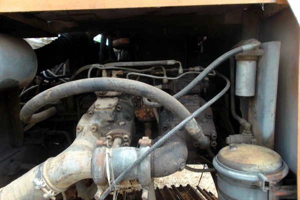 ขายด่วนรถแบคโฮHITACHIEX200-1ขาย2คันราคา985000บาท