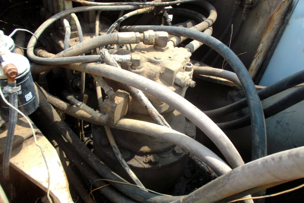 ขายด่วนรถแบคโฮHITACHIEX200-1ขาย2คันราคา985000บาท