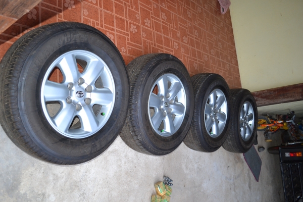 ขายแม็กvigo ขอบ 17 พร้อมยาง ปี 2013  18,000