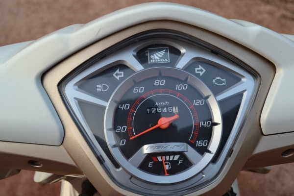 ขายด่วน HONDA WAVE  110i AT