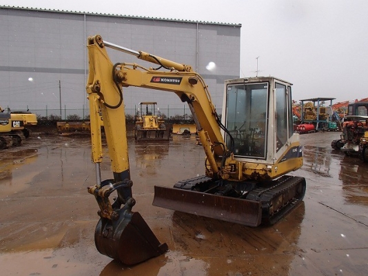 รถแบคโฮเก่าญี่ปุ่น Komatsu PC40-6