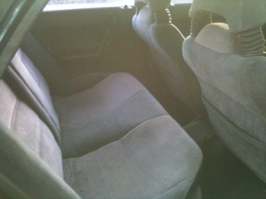 มาสด้า 323 เกียร์ออโต้ สีดำ 5 ประตู LPG มัลติ พร้อมโอน ขาย 33,000 บาท