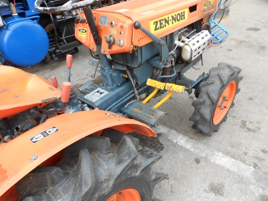 ขายถูกรถไถคูโบต้า รุ่น B6000 4WDเก่านอก คันนี้มาใหม่คับขายถูกๆ