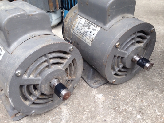 ขายมอเตอร์ Toshiba 1 HP. 220 V ไฟบ้าน สภาพสวย พร้อมใช้งาน มี 2 ตัวครับ