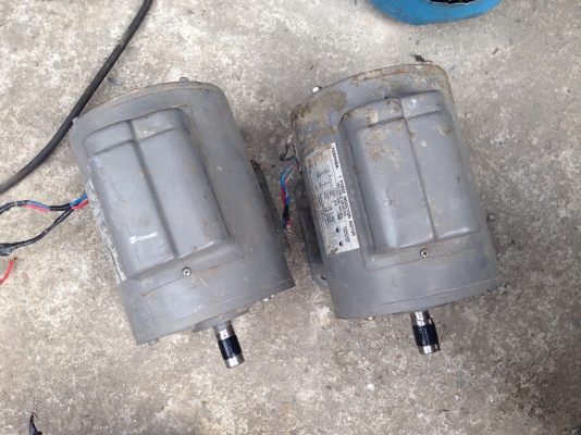 ขายมอเตอร์ Toshiba 1 HP. 220 V ไฟบ้าน สภาพสวย พร้อมใช้งาน มี 2 ตัวครับ