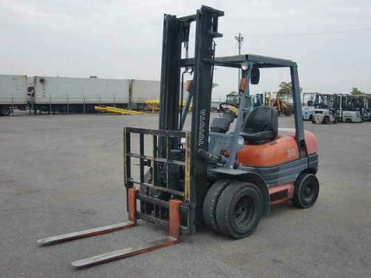 ขายฟอร์คลิฟต์ TOYOTA 6FD30 (SPECS JAPAN)  เครื่องดีเซล 2Z II เกียร์ MT , HINGFORK , เสา 4 M  ขอบคุณบังชิด เกาะสมุย มากครับ