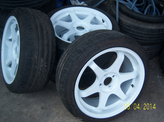 แม็กขอบ 17x8  พร้อมยาง 205 45 17