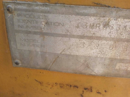 CAT 320 B สภาพสวย ใช้งาน 9,000 ชัวโมง CAT 320 B สภาพสวย ใช้งาน 9,000 ชัวโมง