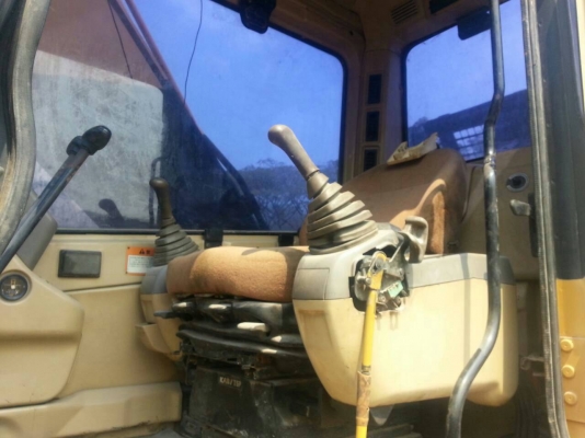 CAT 320 B สภาพสวย ใช้งาน 9,000 ชัวโมง CAT 320 B สภาพสวย ใช้งาน 9,000 ชัวโมง