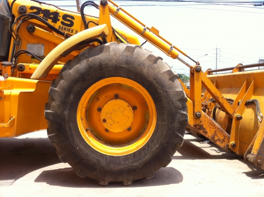 ขายรถตักหน้าขุดหลัง JCB 214S สภาพสวย พร้อมใช้งาน ไม่เคยใช้งานในไทย ขายรถตักหน้าขุดหลัง JCB 214S สภาพสวย พร้อมใช้งาน ไม่เคยใช้งานในไทย