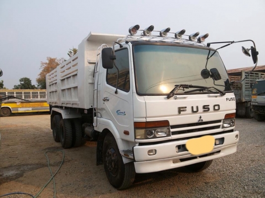 mitsubishi fuso 527กระบะดั้ม   2 เพลา  เปลี่ยนยางใหม่ 10 เส้น พร้อมใช้สุด ๆ รถสวยมาก ๆๆๆ