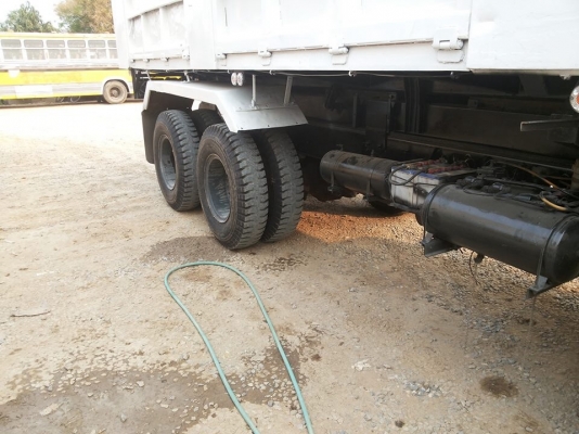 mitsubishi fuso 527กระบะดั้ม   2 เพลา  เปลี่ยนยางใหม่ 10 เส้น พร้อมใช้สุด ๆ รถสวยมาก ๆๆๆ