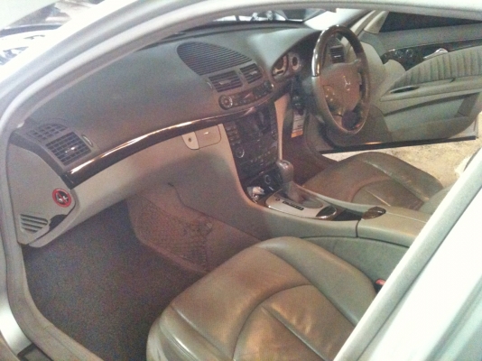 ขายด่วน Benz E200 สภาพดี