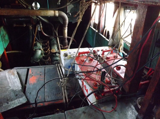 ขายเรือประมงขนาด 6 วา 2 ศอก เครื่องยนต์ HINO EH700 168 แรงม้า พร้อมอุปกรณ์ไดร์หมึก พร้อมออกได้เลย ขายเรือประมงขนาด 6 วา 2 ศอก เครื่องยนต์ HINO EH700 168 แรงม้า พร้อมอุปกรณ์ไดร์หมึก พร้อมออกได้เลย