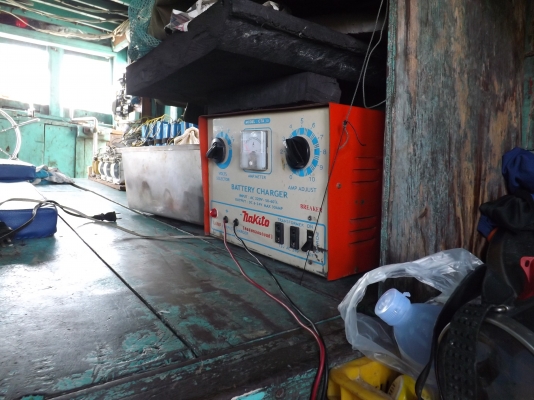 ขายเรือประมงขนาด 6 วา 2 ศอก เครื่องยนต์ HINO EH700 168 แรงม้า พร้อมอุปกรณ์ไดร์หมึก พร้อมออกได้เลย ขายเรือประมงขนาด 6 วา 2 ศอก เครื่องยนต์ HINO EH700 168 แรงม้า พร้อมอุปกรณ์ไดร์หมึก พร้อมออกได้เลย