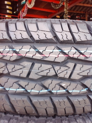 ขายยาง maxxis 225/75-15 ATเป็นยางใหม่ปี 14