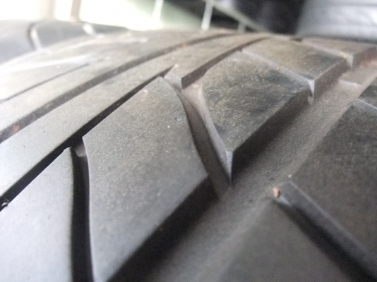 ยาง Nitto 275/30/19 ปี 08,11 ยาง Nitto 275/30/19 ปี 08,11
