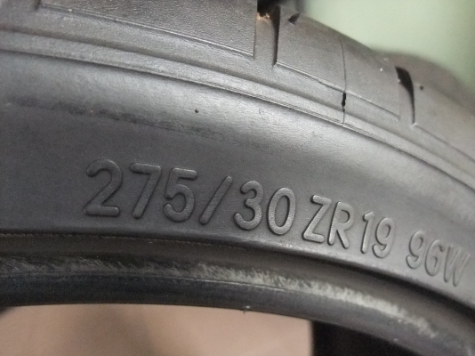ยาง Nitto 275/30/19 ปี 08,11 ยาง Nitto 275/30/19 ปี 08,11