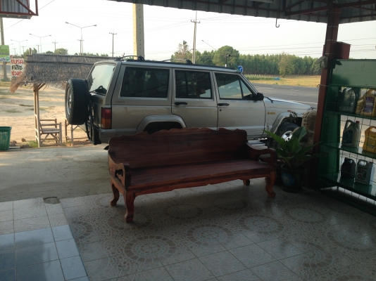 JEEP cherokee Limited    ปี 96   มีภาพวีดีโอ ใครหารุ่นนี้อยู่รับรองว่าคุ้มมาก พร้อมลุย  เกียร์อัตโนมัติ แอร์ ล้อแมกซ์ CD USB  ABS AIRBAG  พ.พาวเวอร์ ก.ไฟฟ้าซ. ล็อก กระจกมองข้างปรับไฟฟ้า  ภายในตกแต่งลายไม้  เบาะหนังปรับไฟฟ้า ติดแก๊ส LPG ใช้ได้ 2 ระบบ นิ่งท