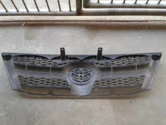 กระจังหน้า TOYOTA ขาย600บาท
