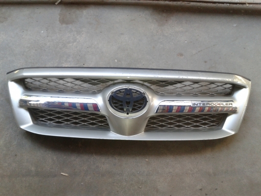 กระจังหน้า TOYOTA ขาย600บาท
