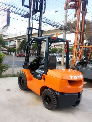 TOYOTA 7FD35J ขนาด3.5ตัน รุ่นยอดฮิต เสาสูง4เมตร เกียร์ออร์โต้ เครื่องดีเซล4สูบ ราคาต่อรองได้0816161541