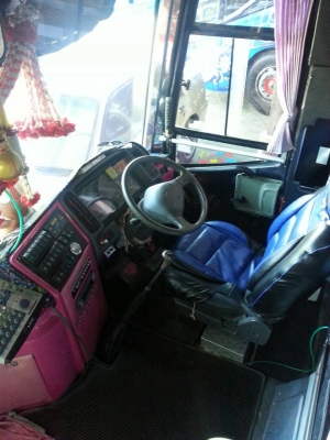 ขายด่วน  8  ล้อ  Hino  คานแข็ง  น๊อต  8  ตัว