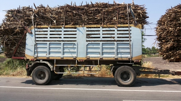 ***ขายแล้วครับขอบคุณ Truck2hand ขายลูกพ่วง2คานดั้มเหล็ก ส.สุชัย ปี38/95 ยาว 6.0ม.สภาพดี ช่วงล่างดีคัสซีสวยเดิม มีสนิมนิดๆ ไม่ผุ พื้นเหล็กข้างเหล็กสภาพดี มีผุนิดๆตามรูป ยางดี8เส้น สีสันพอใช้ รถใช้งานอยู่ประจำ ขายตามสภาพ เอกสารครบ ราคาต่อรองได้เด้อ พี่น้องค ***ขายแล้วครับขอบคุณ Truck2hand ขายลูกพ่วง2คานดั้มเหล็ก ส.สุชัย ปี38/95 ยาว 6.0ม.สภาพดี ช่วงล่างดีคัสซีสวยเดิม มีสนิมนิดๆ ไม่ผุ พื้นเหล็กข้างเหล็กสภาพดี มีผุนิดๆตามรูป ยางดี8เส้น สีสันพอใช้ รถใช้งานอยู่ประจำ ขายตามสภาพ เอกสารครบ ราคาต่อรองได้เด้อ พี่น้องค