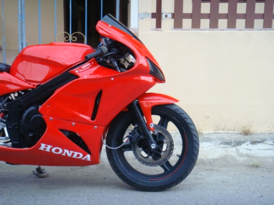 ขาย Honda Cbr 400 inv ราคา 42000 ต่อรองได้คับ ขาย Honda Cbr 400 inv ราคา 42000 ต่อรองได้คับ